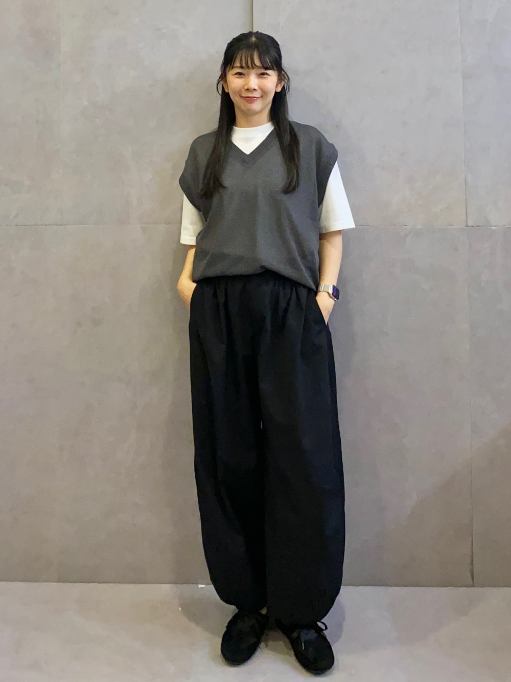 ドライワイドT(5分袖)、カバーオールジャケット UNDERCOVER」の着用
