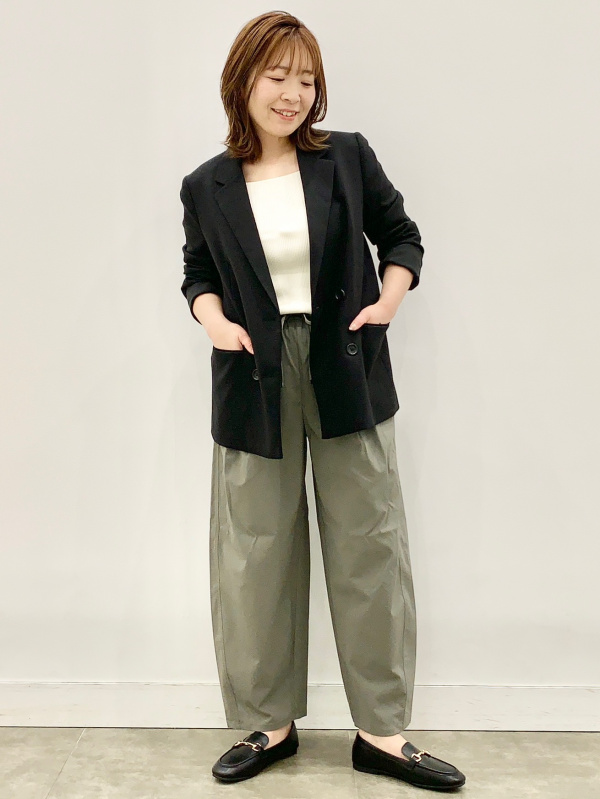 あんぱるページ❷ Double Breasted Jacket/Z、Barrel Ankle Pants」的穿搭靈感｜GU