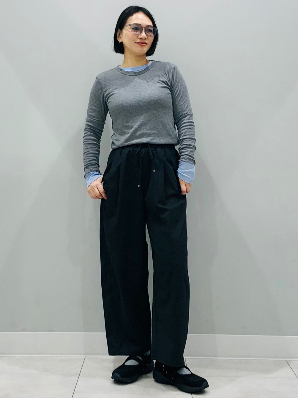 スウェT(5分袖) UNDERCOVER、シアーボクシーカーディガン」の着用