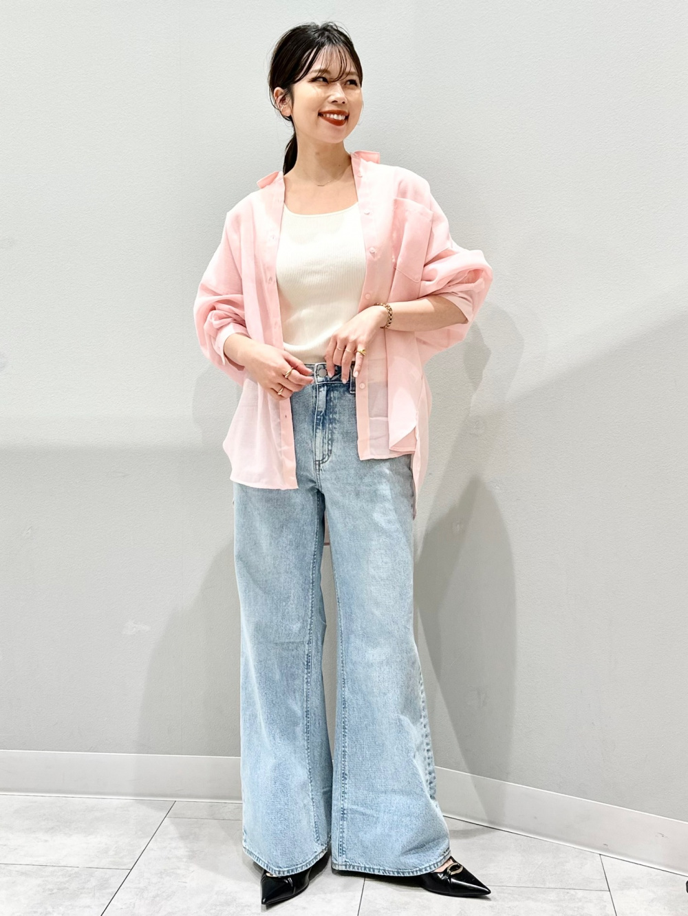 まるページ Sheer Dolman Sleeve Shirt/Q、Satin Relaxed Pants」| GU的穿搭理念