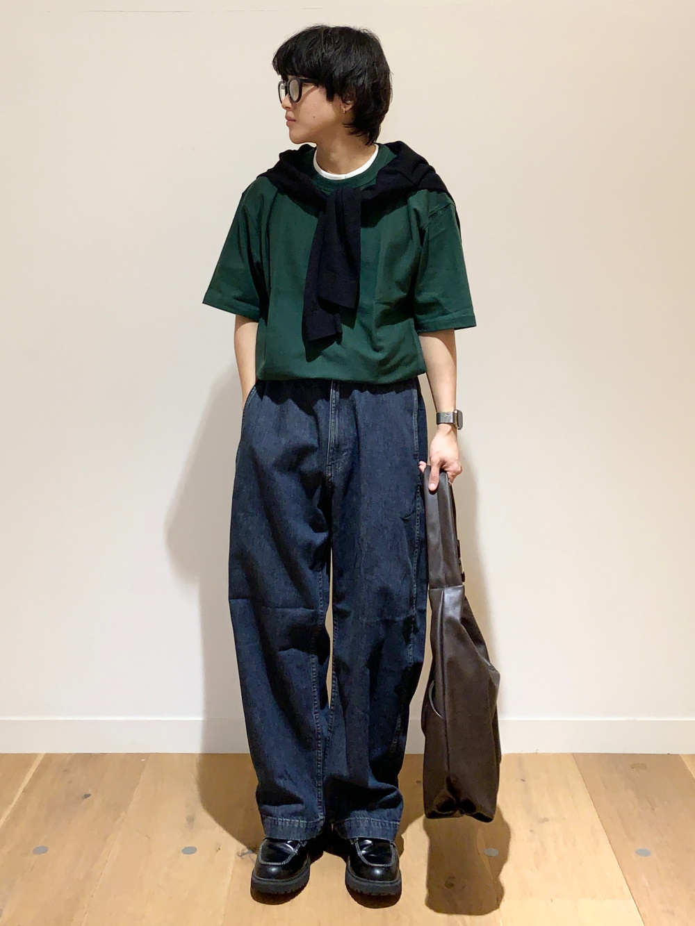 ヘンリーネックT、サテンリブブルゾン UNDERCOVER」の着用