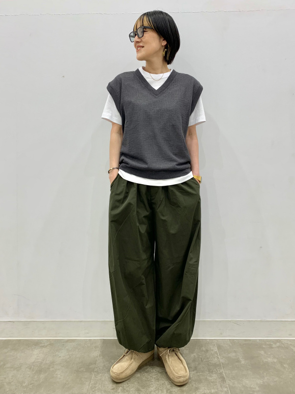 コットンクルーネックT、タックワイドパンツ MNのコーディネート・着用