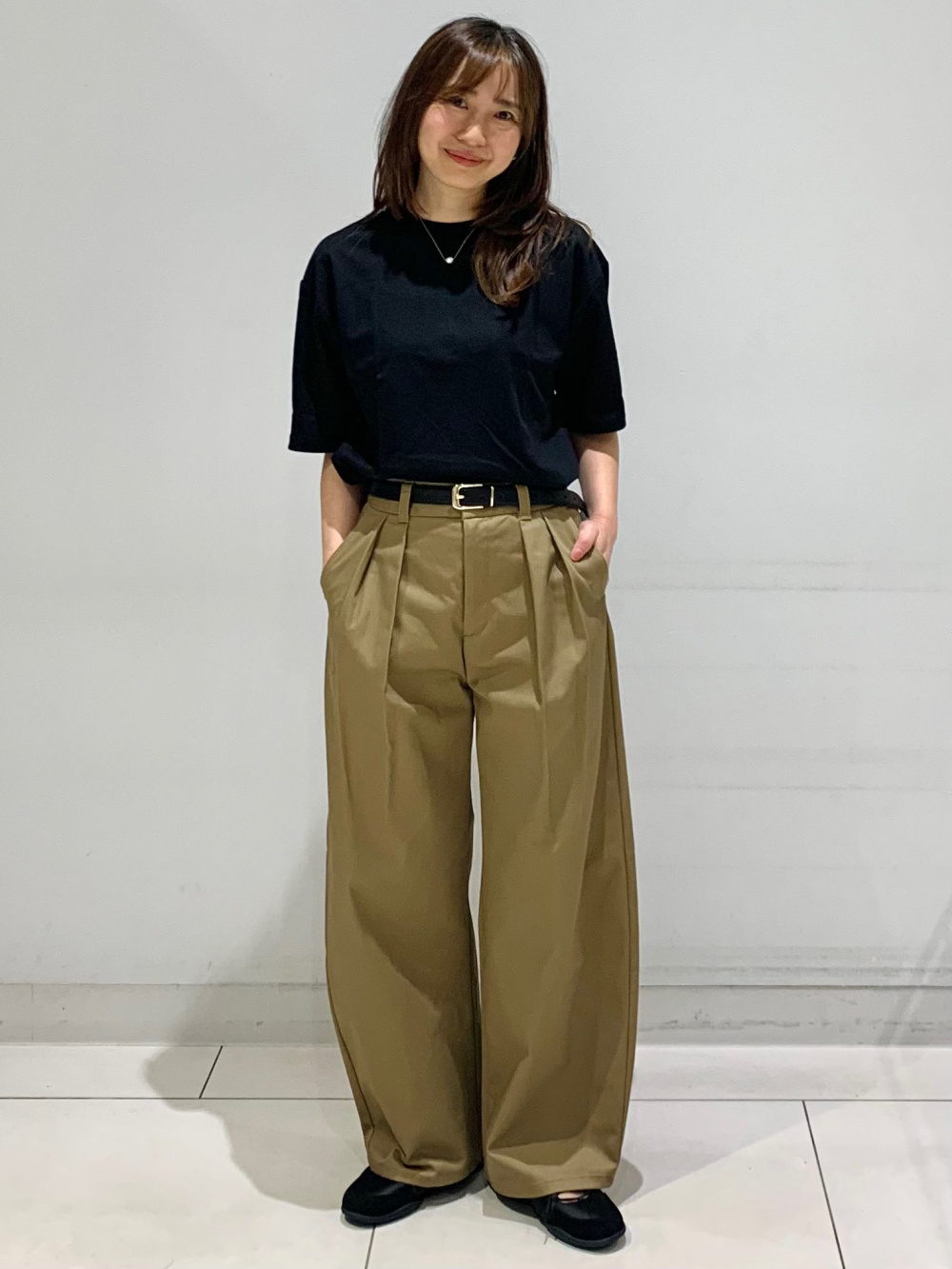 ドライワイドT(5分袖)、カバーオールジャケット UNDERCOVER」の着用