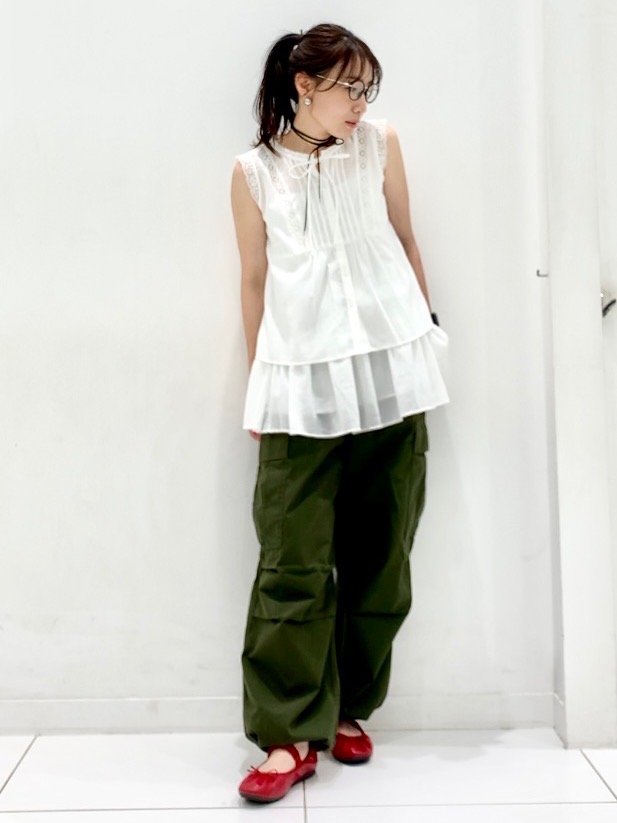 スウェT(5分袖) UNDERCOVER、スーパーワイドカーゴパンツ」の着用 