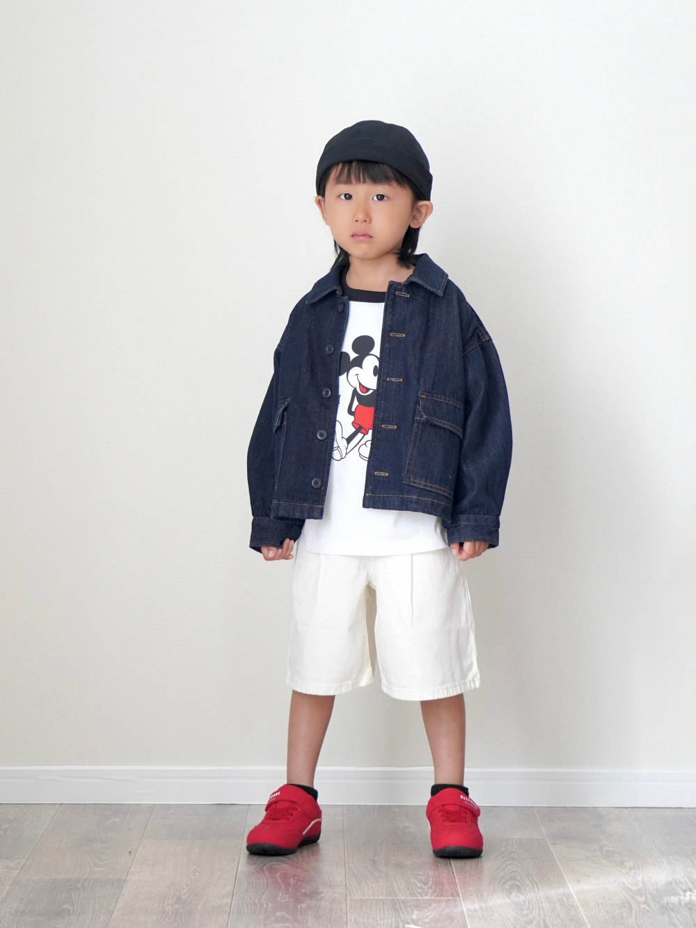 KIDSワークジャケット、KIDSコーデュロイキャロットパンツ」の着用 