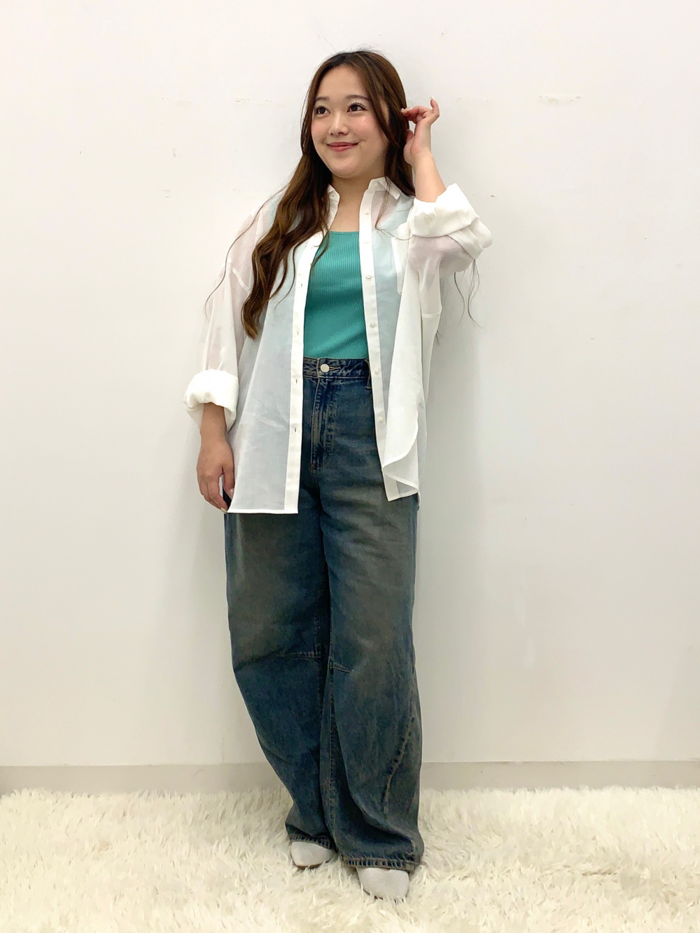 Sheer Dolman Sleeve Shirt/Q、Satin Relaxed Pants」| GU的穿搭理念