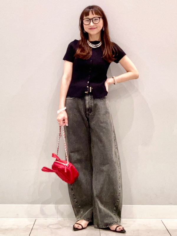 Textured Shirt/HalfSlv、Satin Relaxed Pants」的穿搭靈感｜GU