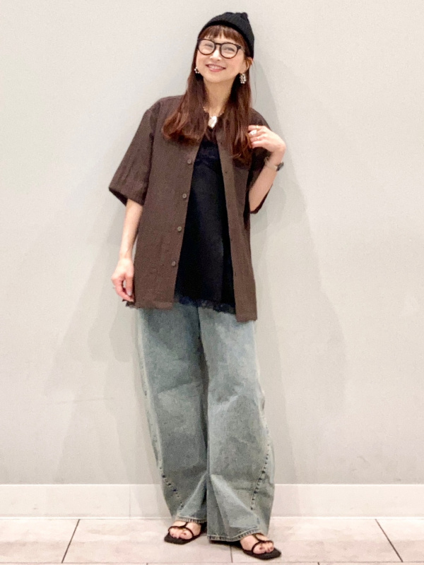 Ribbed Boat Neck T-Shirt、Satin Relaxed Pants」的穿搭靈感｜GU