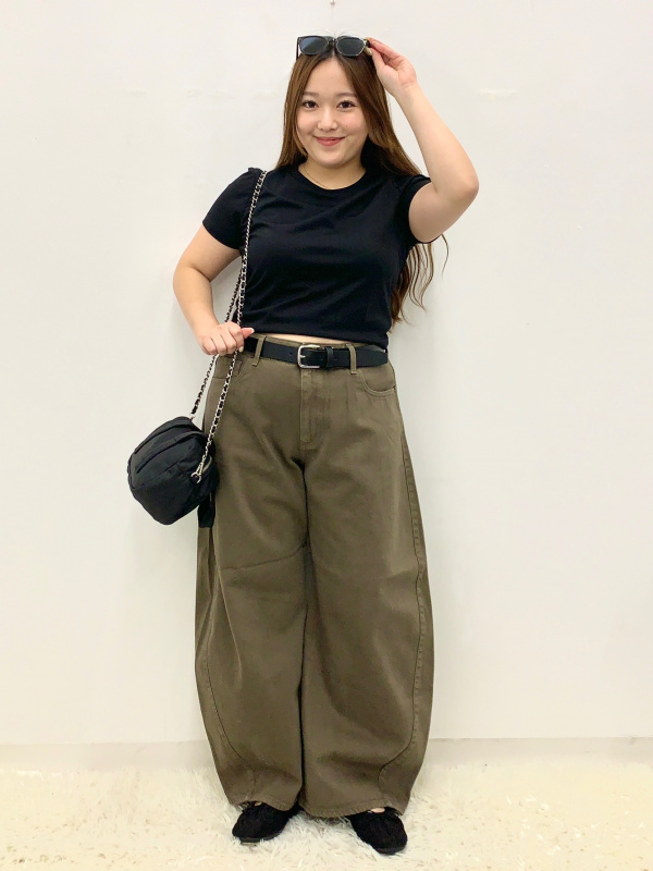 Crew Neck Cardigan/S/ST、Color Canvas Sneakers/PF」的穿搭靈感｜GU