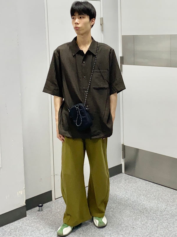 デニムオーバーサイズシャツ PF、チノワイドストレートパンツ CLの