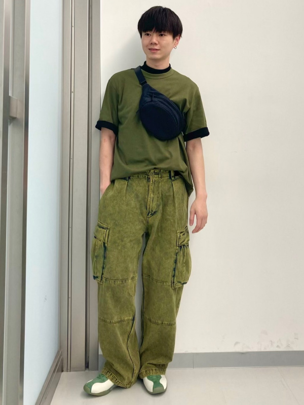 デニムオーバーサイズシャツ PF、チノワイドストレートパンツ CLの