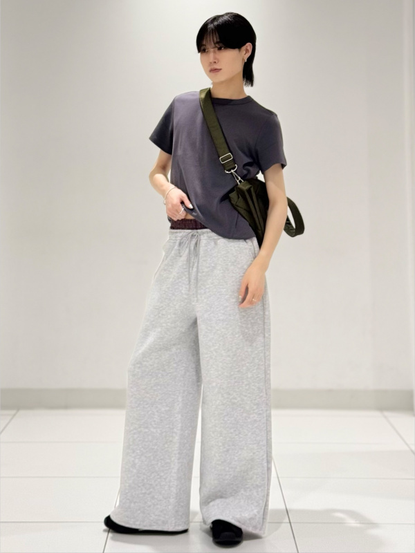 デニムオーバーサイズシャツ PF、チノワイドストレートパンツ CLの