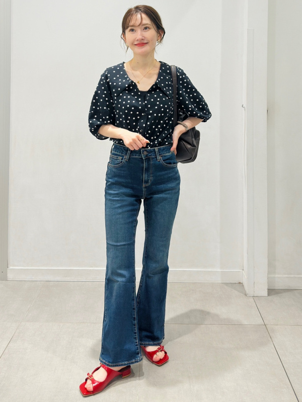 Baggy Jeans、Big Collar Blouse/Halfslv」的穿搭靈感｜GU
