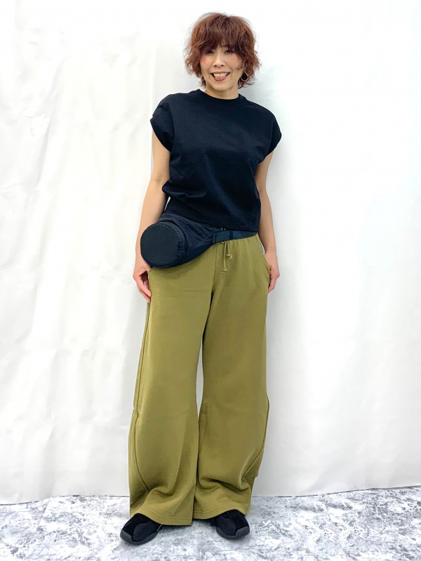 スーパーオーバーサイズT ST、ツイルバギークロップドパンツ STの