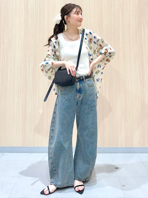 Crew Neck Cardigan/S/ST、Color Canvas Sneakers/PF」的穿搭靈感｜GU