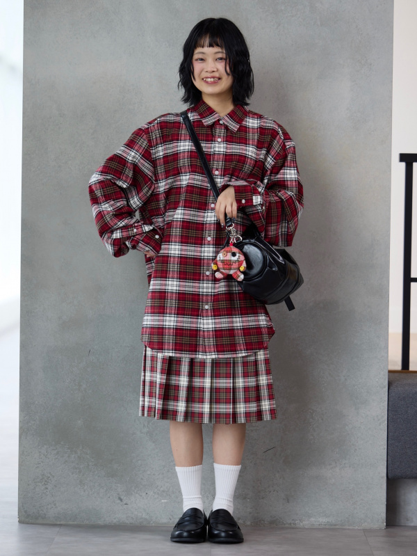 Boxy Graphic T-shirt/MUSIC/PF、Square Faux Leather Scrunchie/MN
