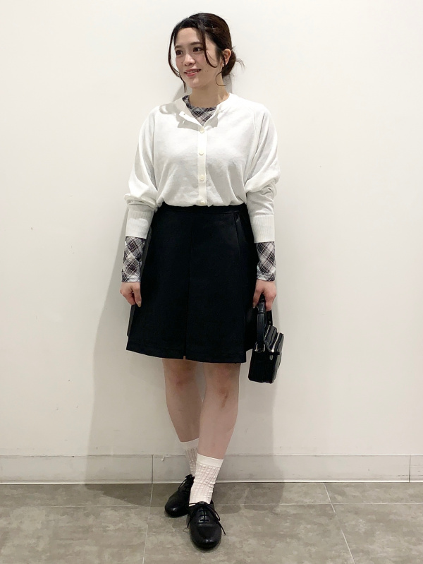 Straight Jeans/PF、Square Faux Leather Scrunchie/MN」的穿搭靈感｜GU