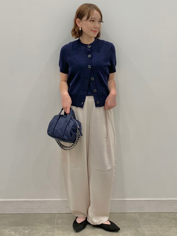 Crew Neck Cardigan/S/ST、Color Canvas Sneakers/PF」的穿搭靈感｜GU
