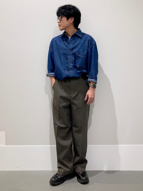 デニムオーバーサイズシャツ PF、チノワイドストレートパンツ CLの