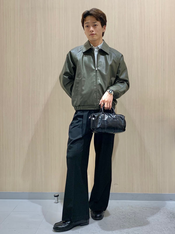 Boxy Graphic T-shirt/MUSIC/PF、Coin Loafers/CL」的穿搭靈感｜GU