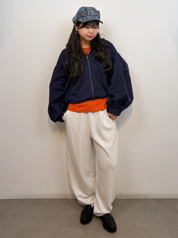 コットンクルーネックT、ストレートアンクルジーンズ PFの