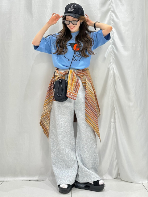 Boxy Graphic T-shirt/MUSIC/PF、Square Faux Leather Scrunchie/MN