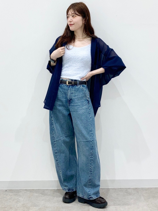 シアーカーディガン、ビジューボタンブラウス(半袖)のコーディネート