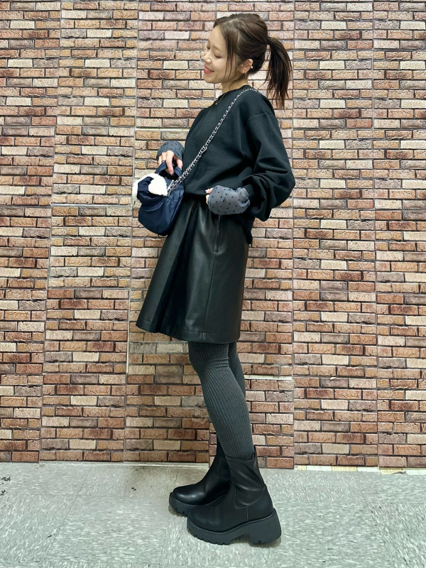 Cotton Crew Neck T-Shirt、Faux Leather Zip Jacket/MN」的穿搭靈感｜GU