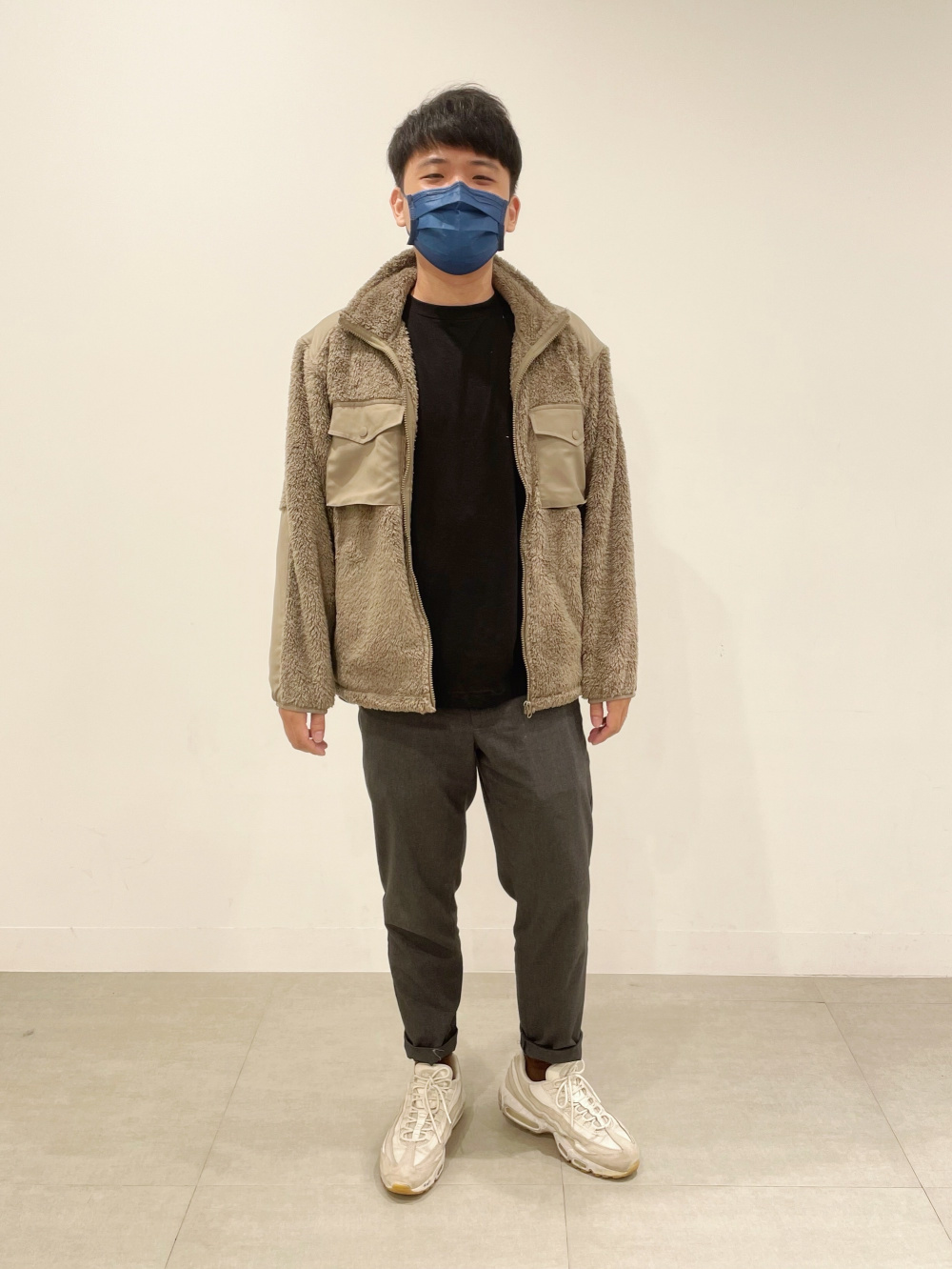 イージーアンクルパンツ(セットアップ可能)」の着用コーディネート