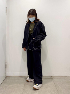 GU公式 | タックセミワイドパンツ(セットアップ可能)