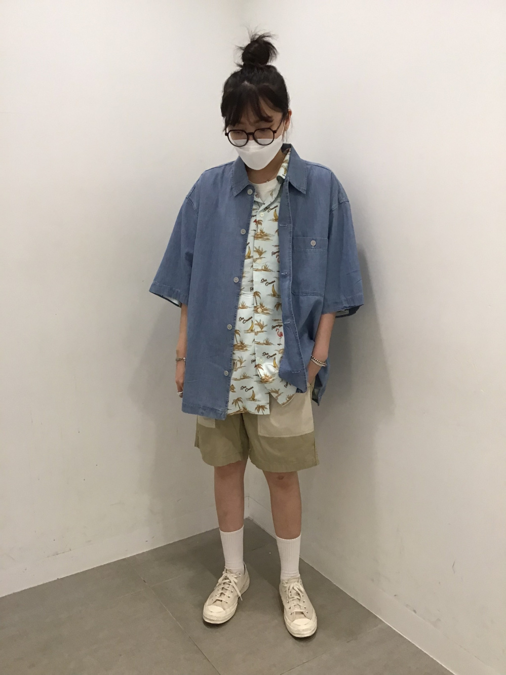 ヘンリーネックシャツ 半袖 リラックス ルーズフィット 夏コーデ ヘンリーネック」の人気ファッションコーディネート - WEAR