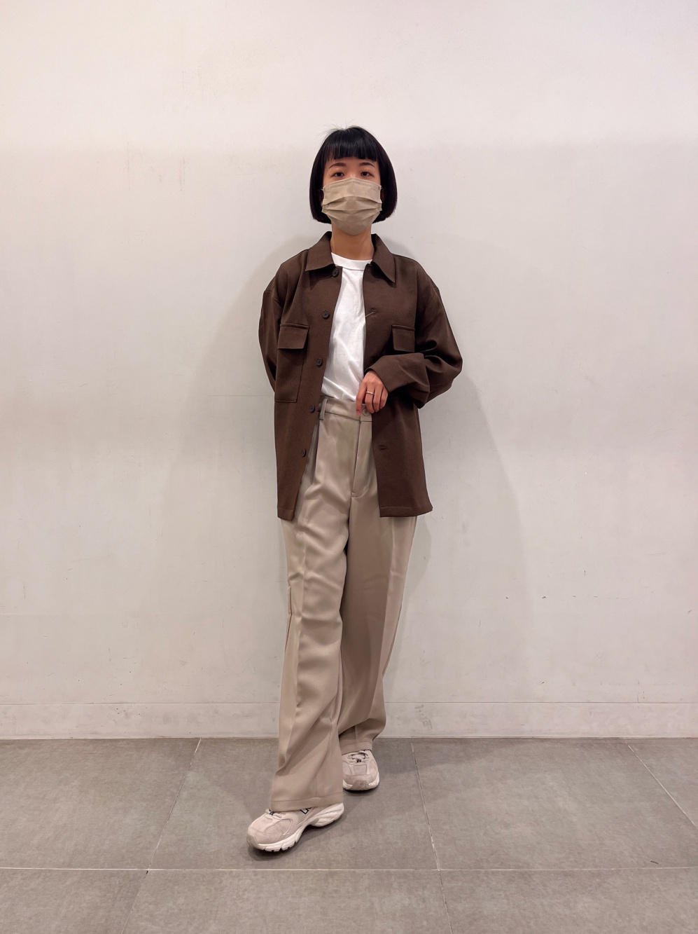 コットンクルーネックT(半袖)、ツイルオーバーサイズシャツ(長袖)」の