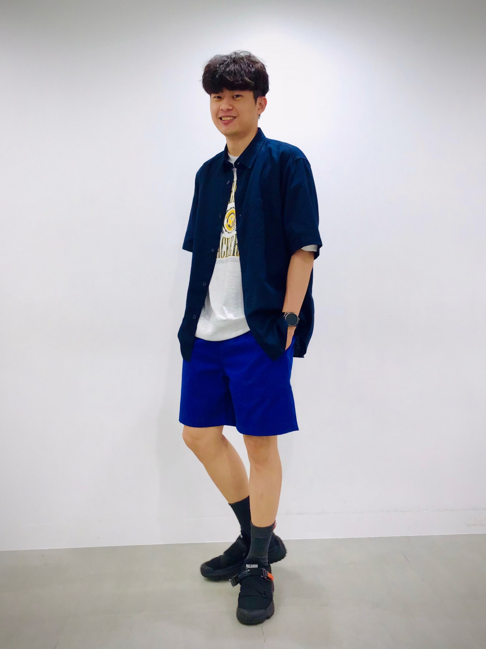 リネンブレンドキャミソール+E、シアーT(半袖)」の着用
