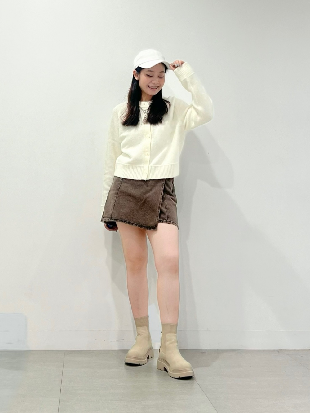 Puffy Touch Crew Neck Short Cardigan」| GU的穿搭理念