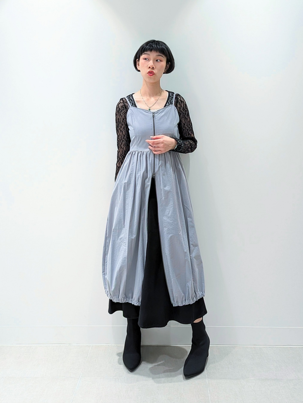 着用服 Front Zip Bubble Hem Dress、2 Piece Bustier And Shirt Set/Q