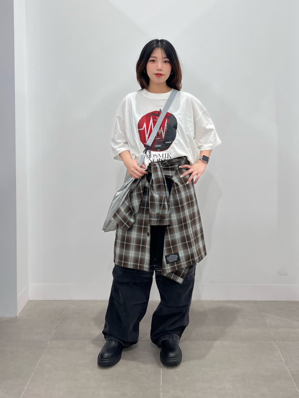 デニムコンバーチブルワイドカーゴパンツ UNDERCOVER（メンズ）の着用