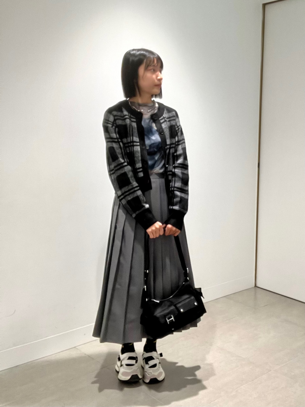プリーツミディスカート」の着用コーディネート| ジーユー
