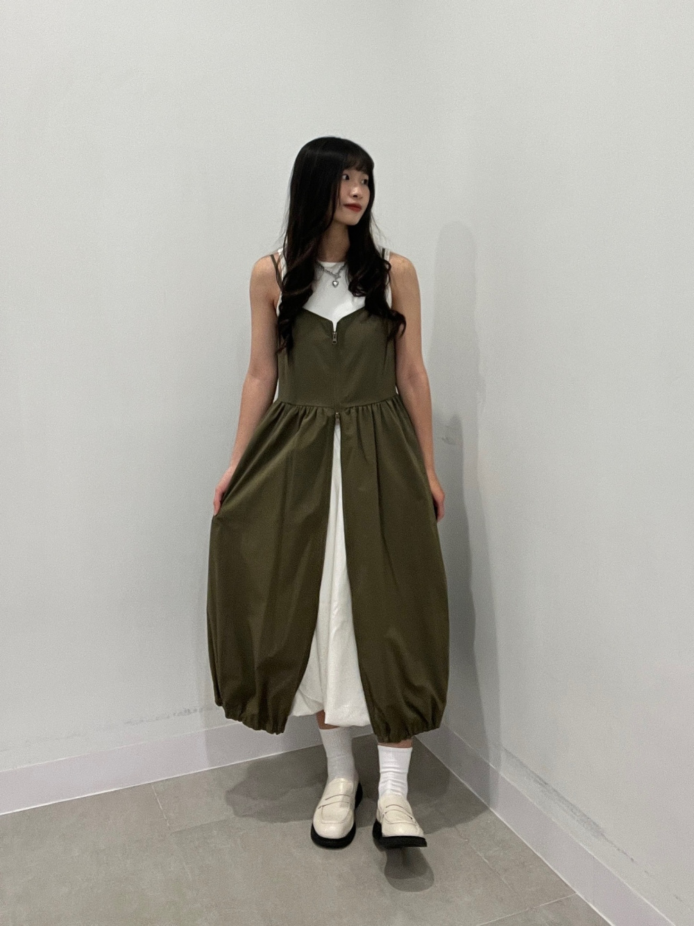 バブルヘムワンピース(ノースリーブ)、フロントジップバブルヘム