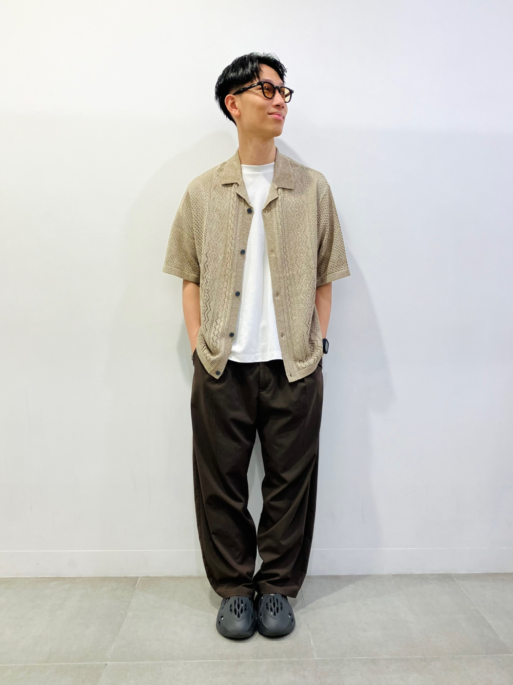バレルレッグスラックス(セットアップ可能)」の着用