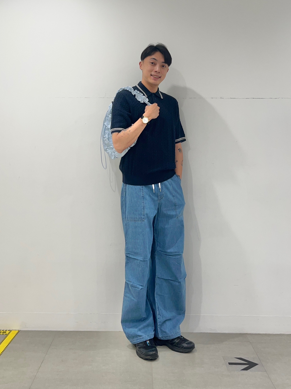 ウォッシュドデニムエンブロイデニムパンツ