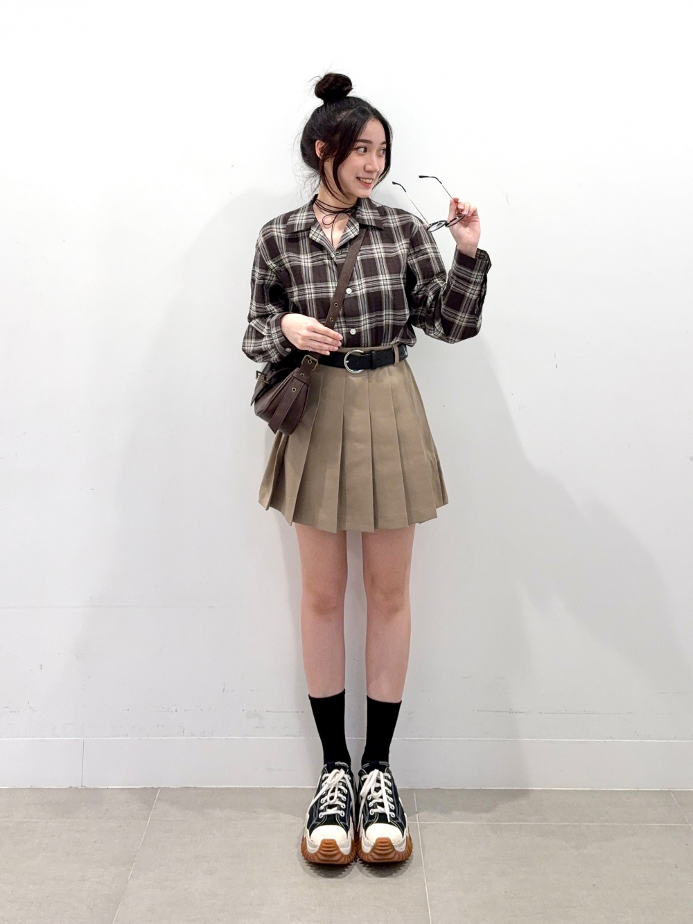 ビスチェコンビネーションシャツ by rokh、プリーツスコート」の
