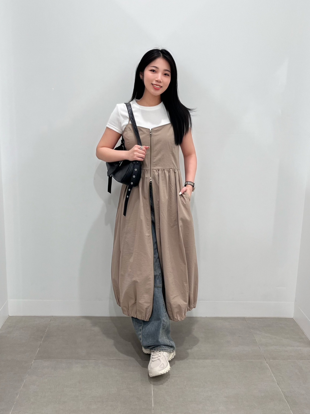 バブルヘムストレッチミニワンピース LILY BROWN（リリーブラウン）の「バブルヘムストレッチミニ