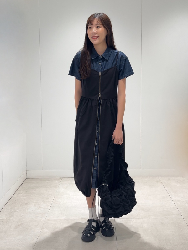 Front Zip Bubble Hem Dress/NTQ」| GU的穿搭理念