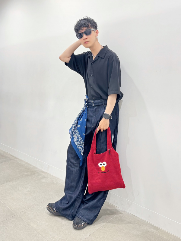 Zip-Up Shirt、Light Denim Belted Wide Pants」的穿搭靈感｜GU