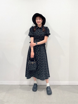 GU rokh ロク　コラボ　シャツ ワンピース　5分袖　小花柄　黒　3xl GU rokh ロク コラボ シャツ ワンピース 5分袖 小花柄 黒 S