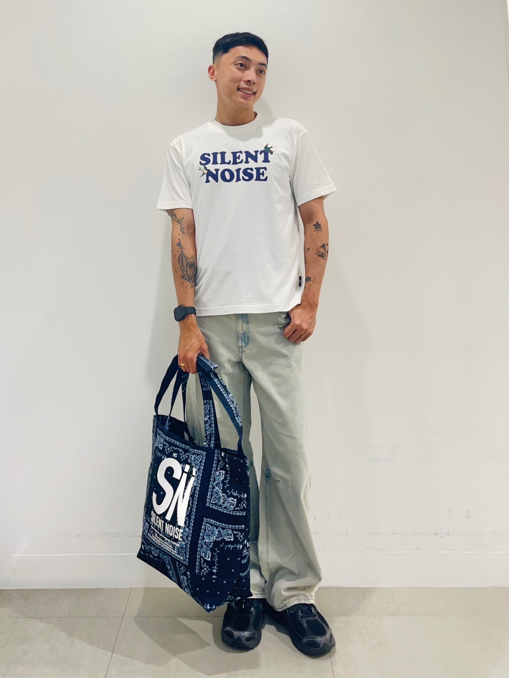 UNDERCOVER グラフィックプリントトートバッグ Undercover ロゴ トートバッグ | ブラック | FARFETCH JP