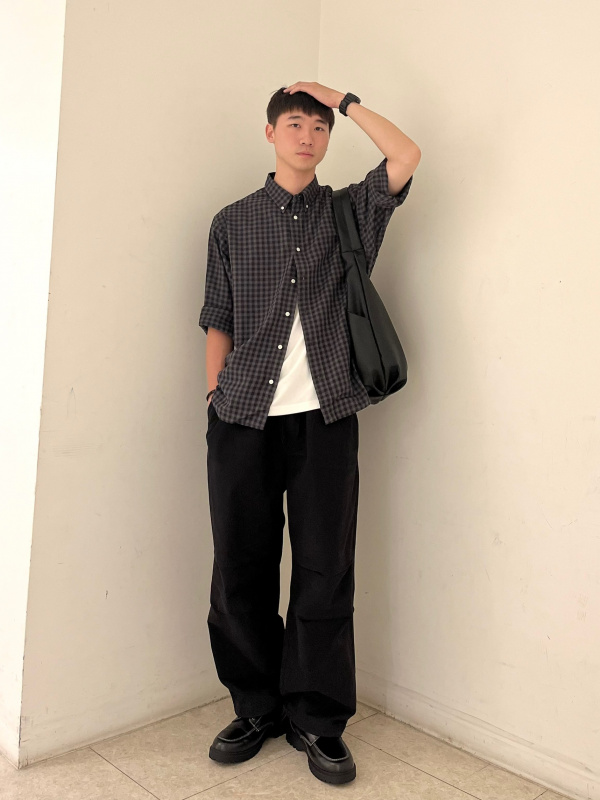 Styling スタイリング META RUBBER LOOKS 前髪を下ろした グランジパーマスタイル