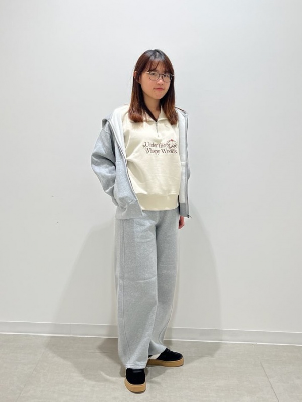 スウェットハーフジッププルオーバー Kirby（レディース）の着用