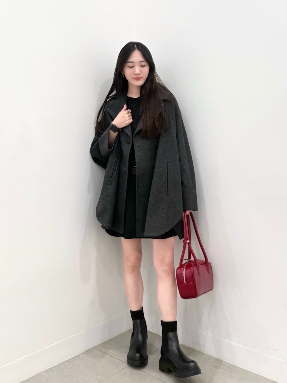 コージーメルトンケープコートZ+E、ソフトシアークルーネックT(長袖