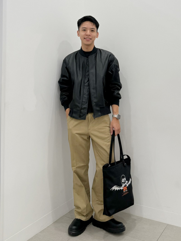 フェイクレザーリバーシブルブルゾン UNDERCOVER +X（メンズ）の着用